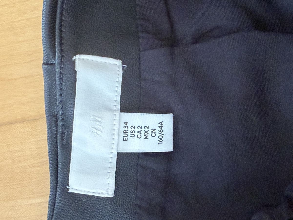 H&M Jupes: Schwarzer Lederrock – Neuf (Voir description) à Wil SG par fam_r6xv 2