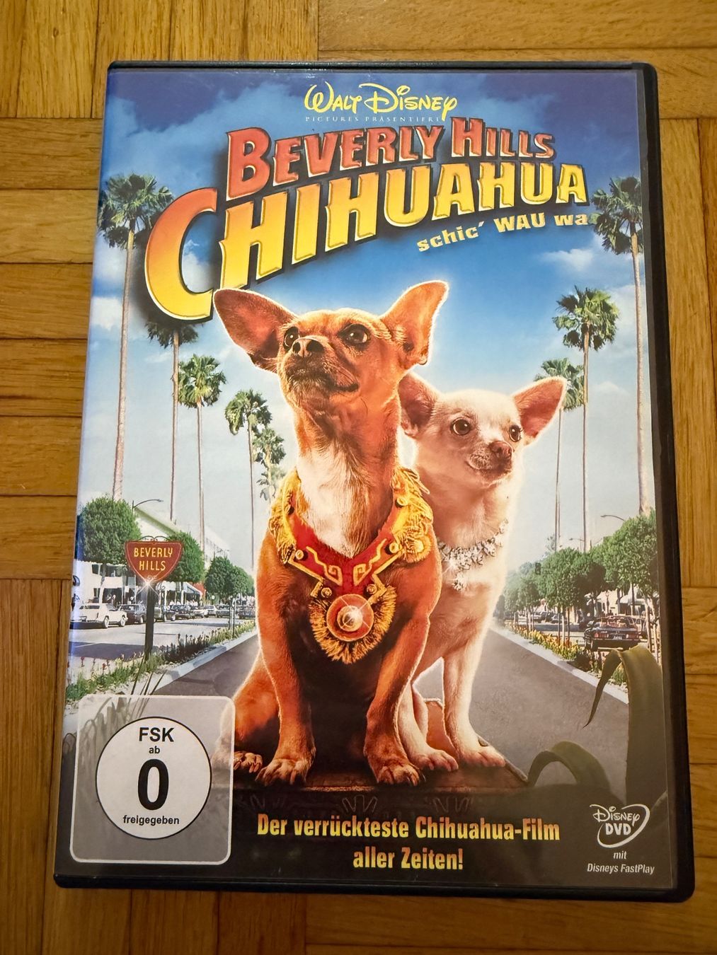 Tutti i DVDs: Beverly Hills Chihuahua – Usato da Brunnen venduto da pel_vk7g