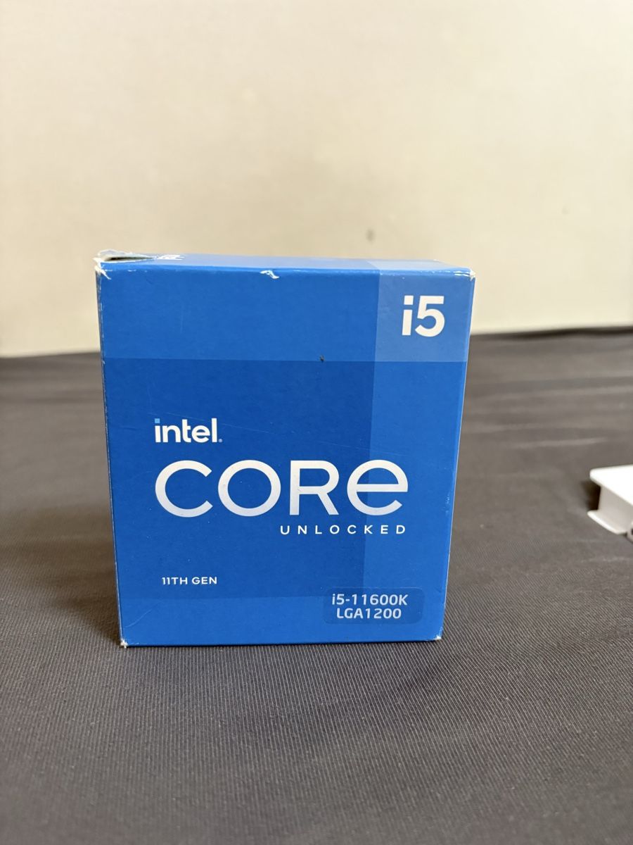 Intel Composants électroniques: Intel core i5 - 11600K CPU + Stock Cooper – D'occasion à Massagno par ZeMa