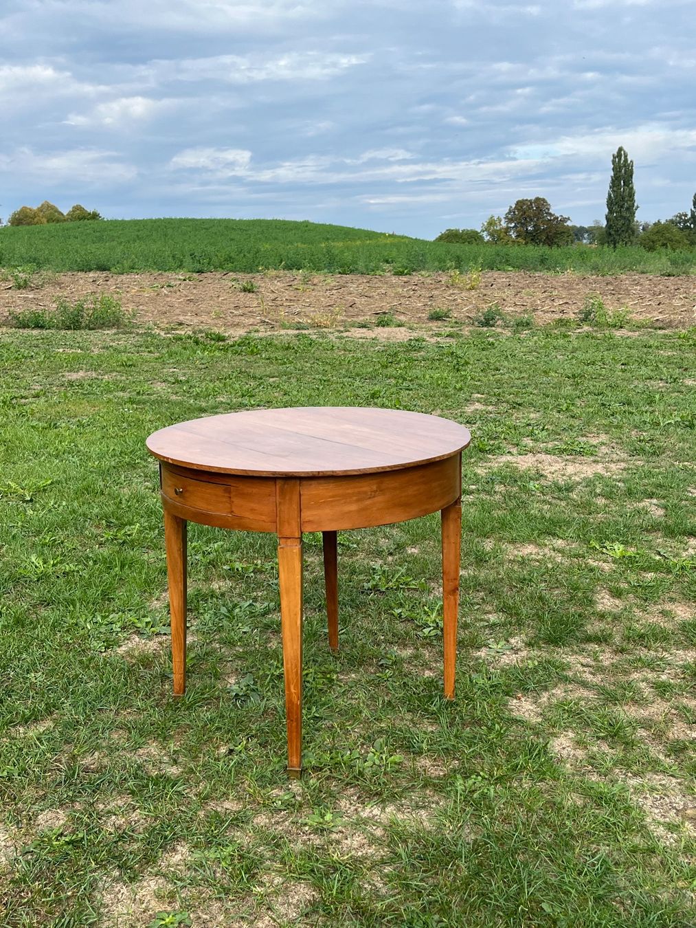 Tische: Tisch Rund mit Schublade – Gebraucht aus Allmendingen b. BE von juair 5