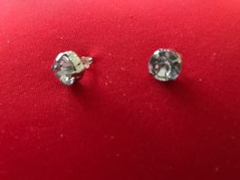 SUPERBES CLOUS OREILLES FANTAISIE  ! NEUF
