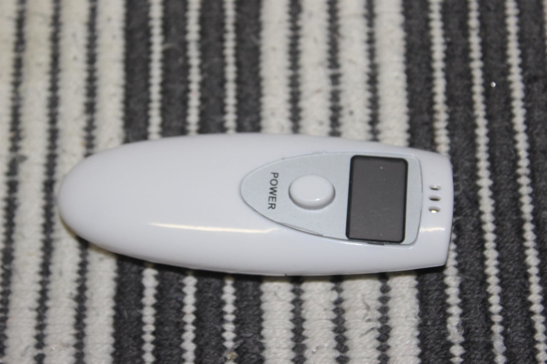Misurare: Digitales Alkoholmessgerät Alkoholtester – Nuovo (secondo la descrizione) da Kirchdorf AG venduto da Aarereussshop 7