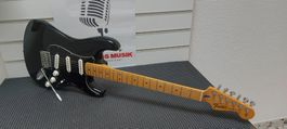Fender Stratocaster Mexico 2012 Schwarz, frisch ab service