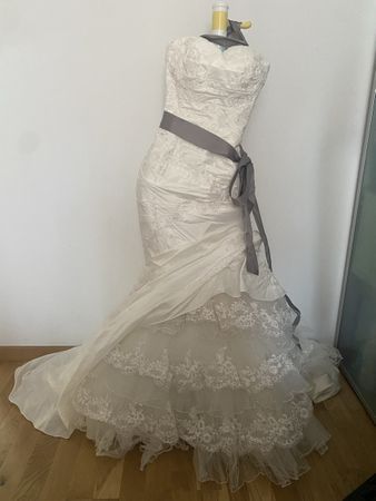 Brautkleid (Zoro) Meerjungfrauenstil Gr.36 Spitze Tüll Seide