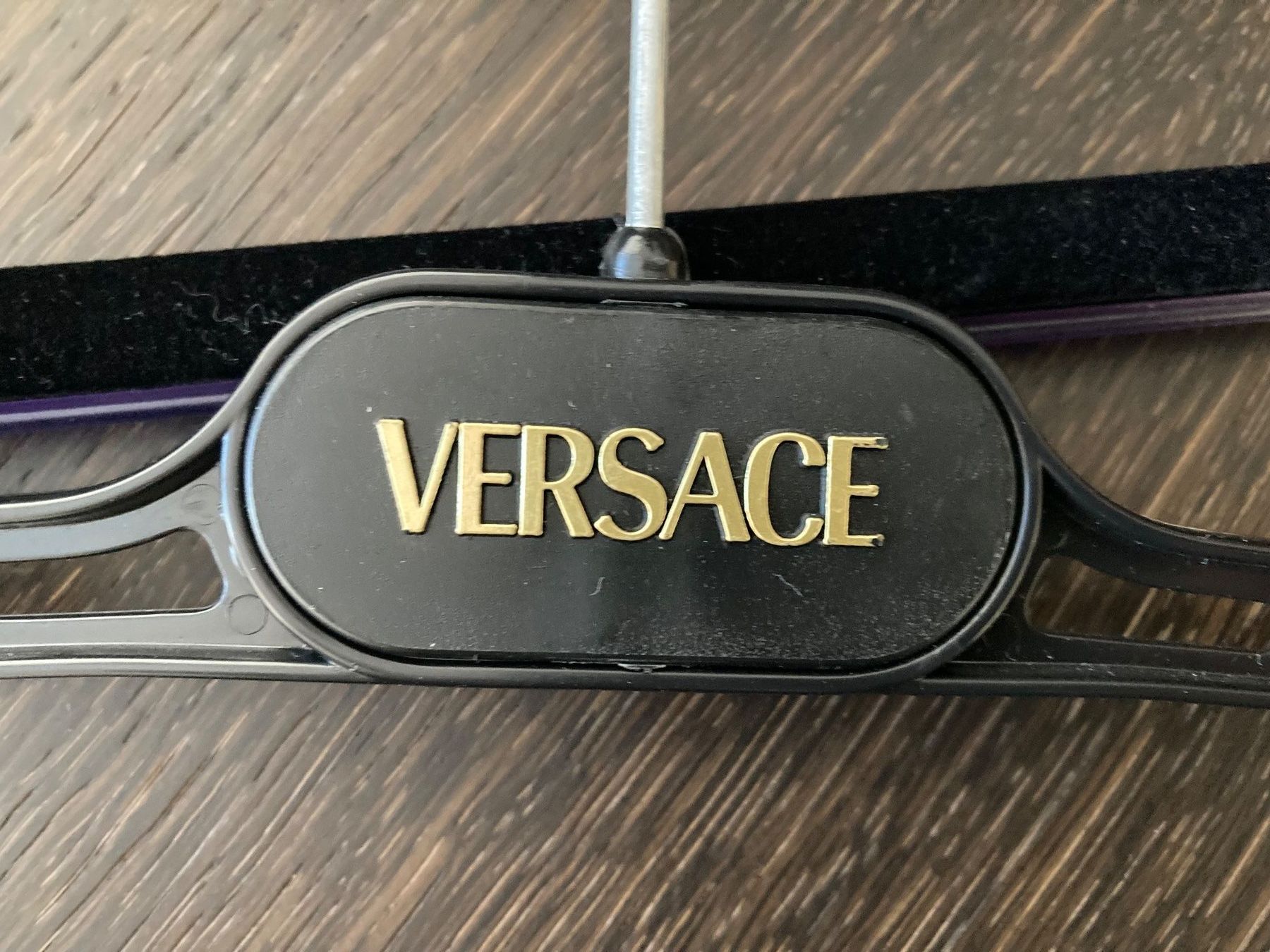 Appendiabiti: 4x Kleiderbügel von Versace – Usato da Zürich venduto da einefreude 4
