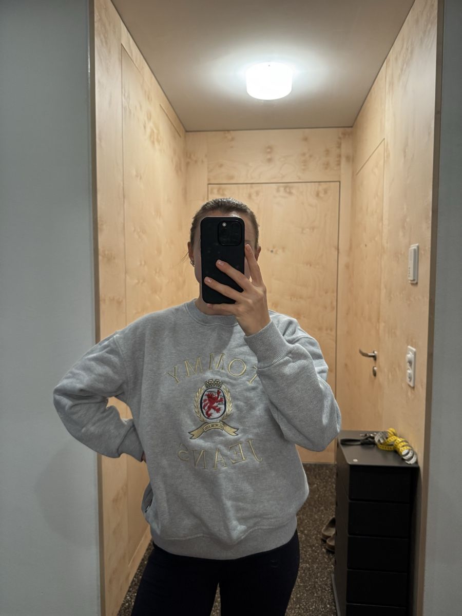 Tommy Hilfiger Maglioni & Felpe: Tommy hilfiger grey sweater size small – Usato da Zürich venduto da gva_r9gs 3