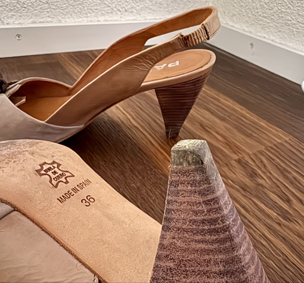 Damenschuhe: Pasito Ladies Heels Size 36. Leather Beige Pumps - Spring – Gebraucht aus Zürich von ron_t88f 2