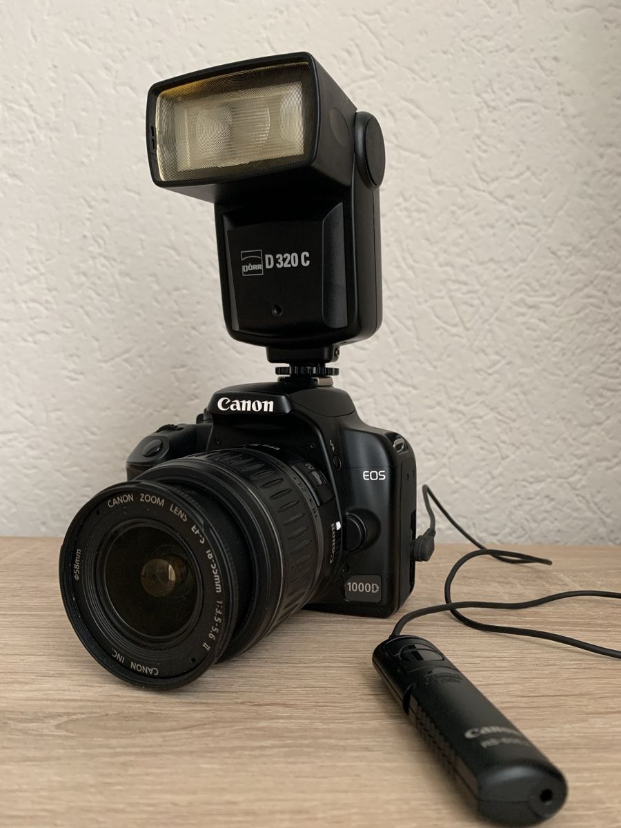 Canon Fotocamera: Canon EOS 1000D Set + Blitz + viel Zubehör – Usato da Basel venduto da Fahrenheitcycling 1