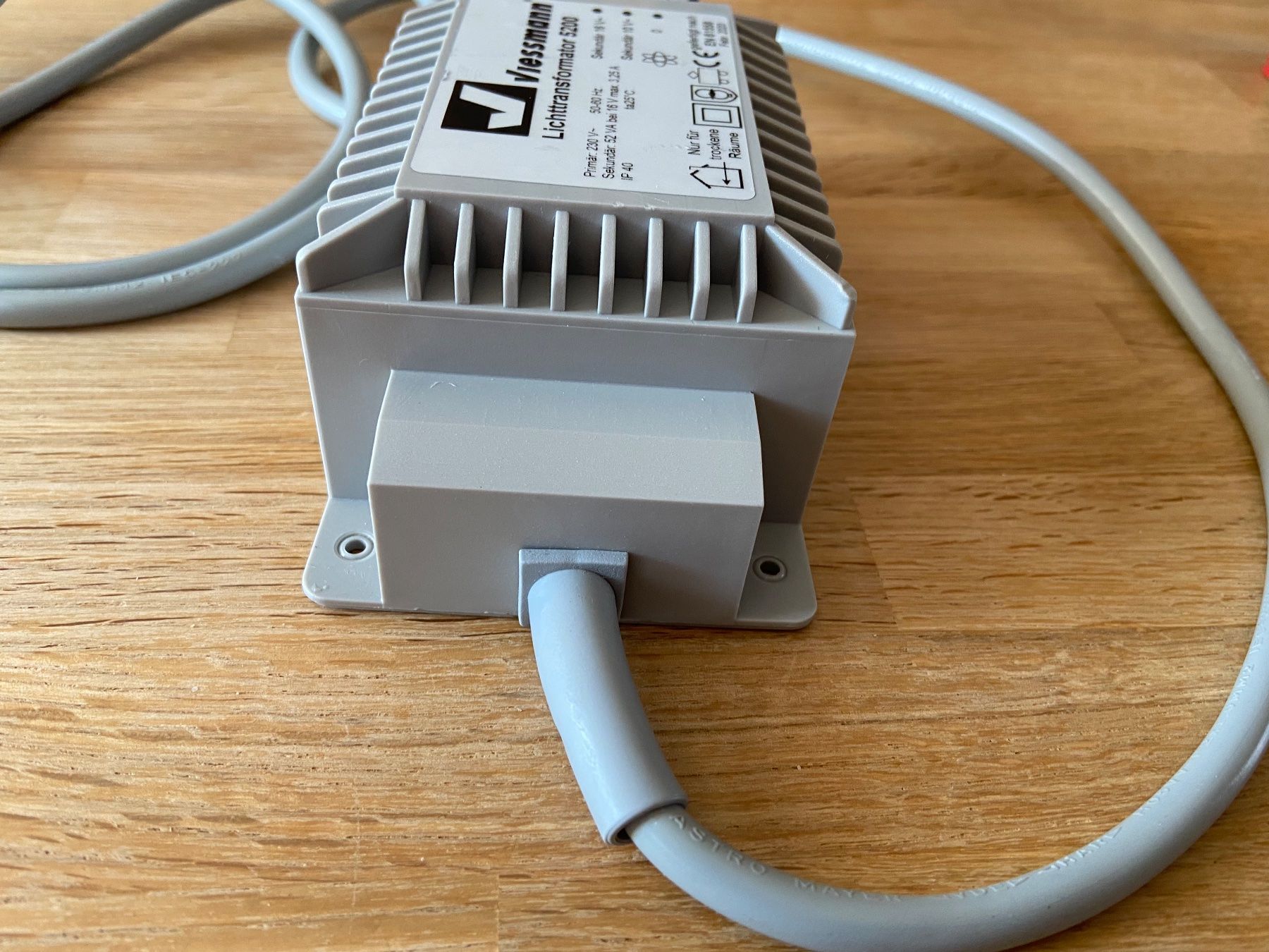 Viessmann Modellini di ferrovie: Viessmann Lichttransformer 5200 52 VA, 10V / 16V – Usato da Basel venduto da Relaphe 5