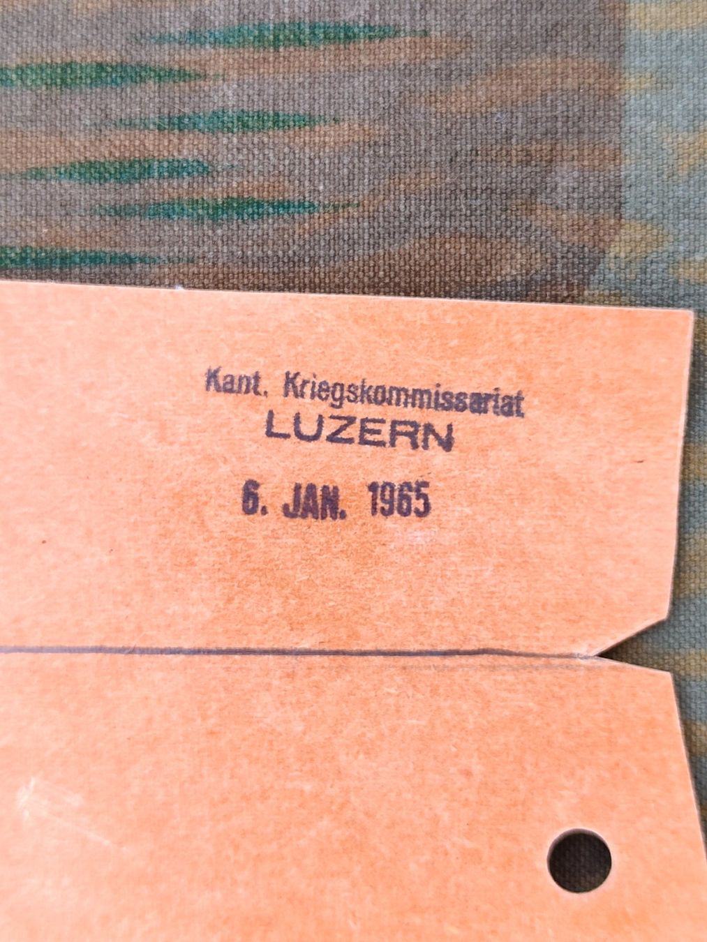 Schweizer Armee Placchette & Badge: Schablone Kant. Kriegskommissariat LUZERN – Usato da Bauma venduto da SwissMilitaria 1