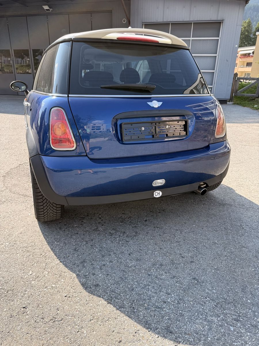 Mini Autos: Mini Cooper blu 2001 166437 km – D'occasion à St. Moritz par fgu_z8vn 9