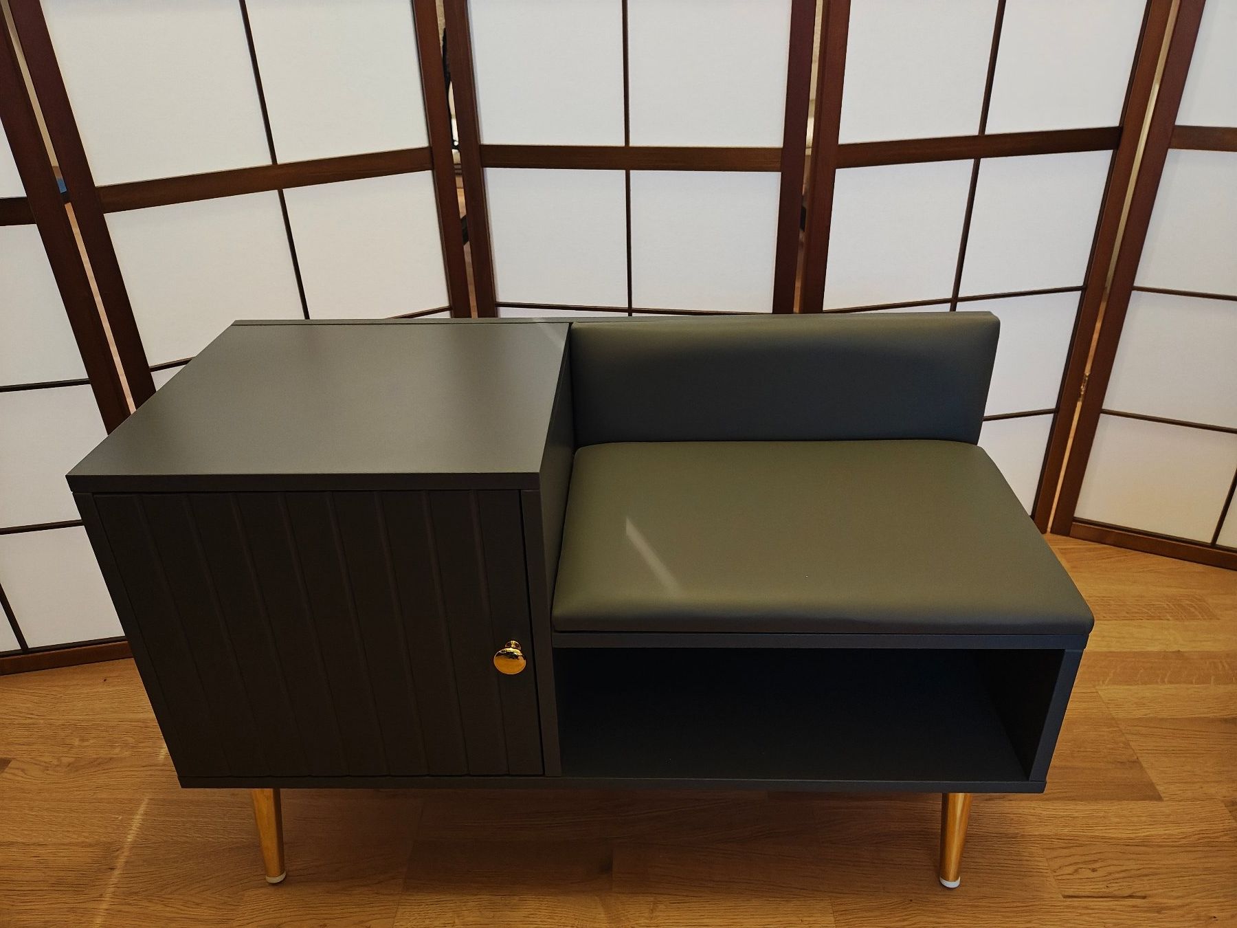 Armadi: grauer Schuhschrank mit Sitzbank – Usato da Zürich venduto da CharlyinZurich