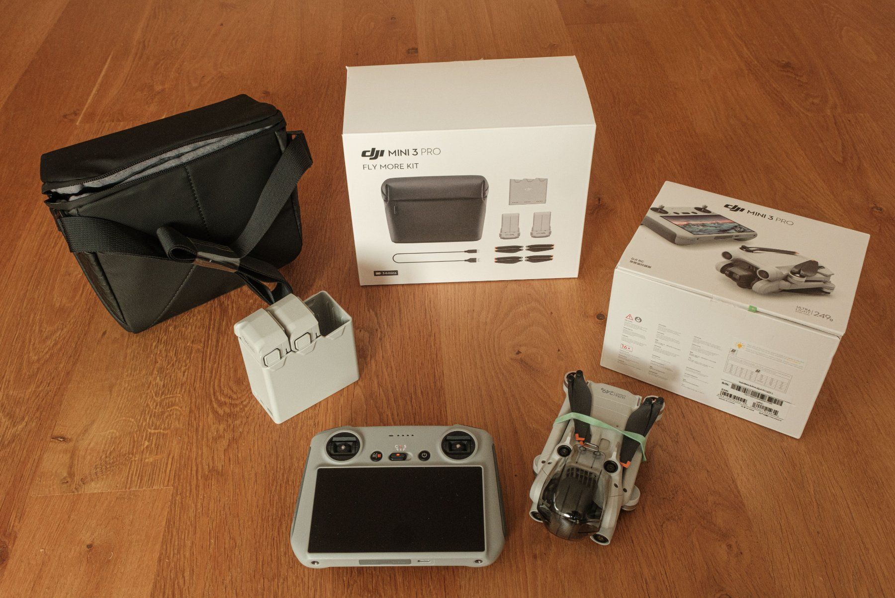 DJI RC Modellbau: DJI Mini 3 Pro Fly More Combo – Gebraucht aus wabern von azur99