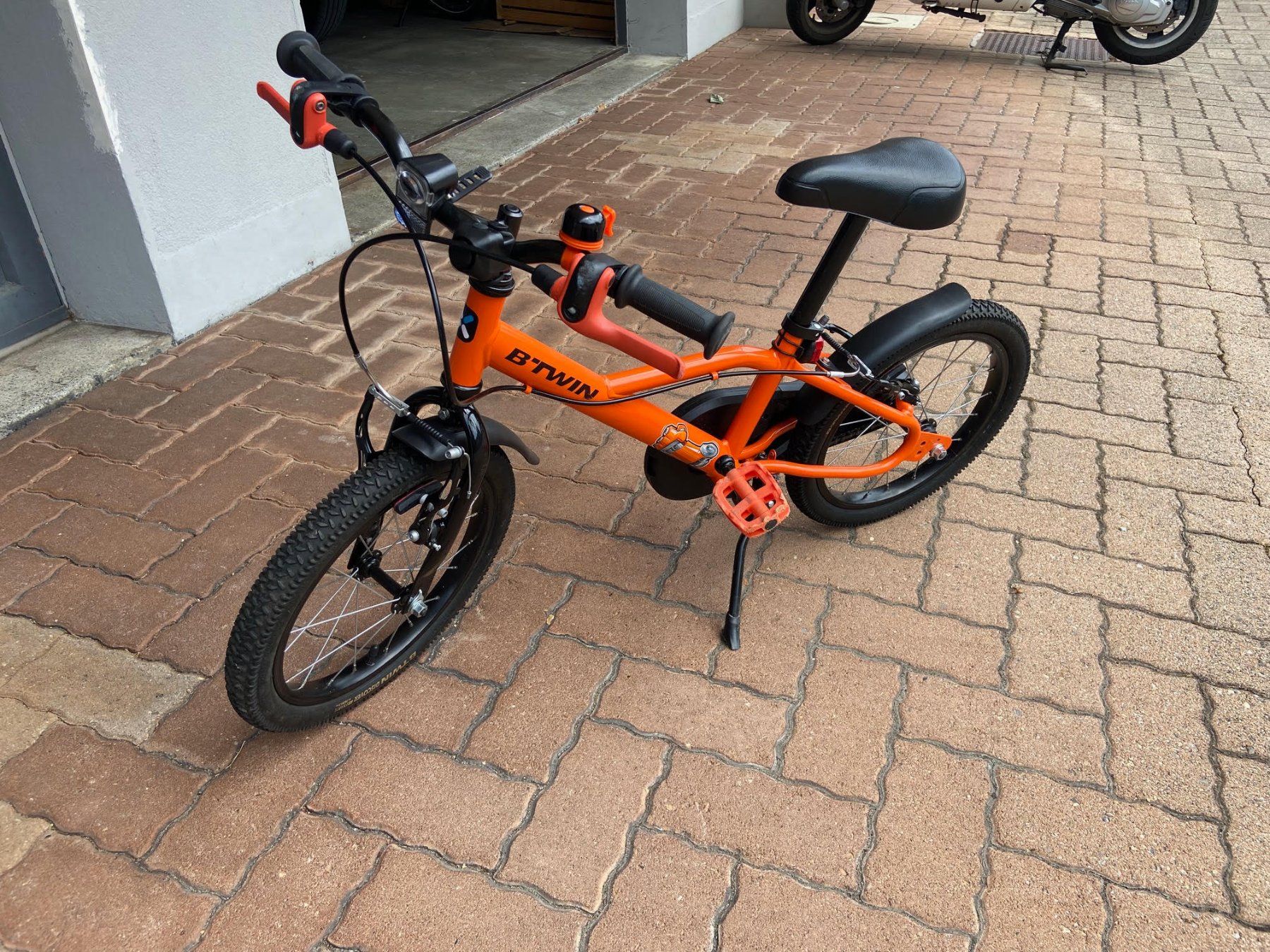 Decathlon Velos: Vélo enfant BTWIN – Gebraucht aus Pully von vau_j9yq 1