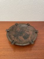 Geschmiedeter vintage Aschenbecher mit 6 Ablagen Stahl