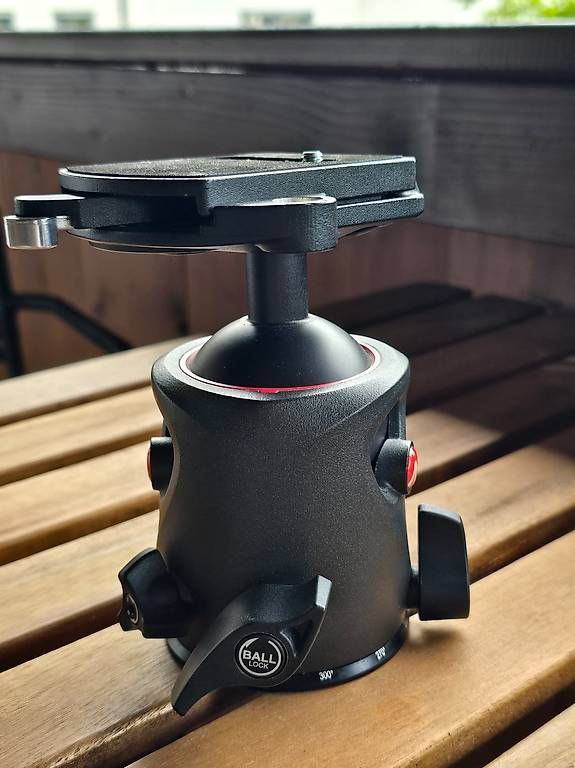 Manfrotto Treppiedi & Teste: Kugelkopf Manfrotto MH057M0-RC4 – Usato da Pfäffikon ZH venduto da LSS2003 1