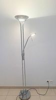 Elegante Stehlampe in Chrom, mit Leselampe. Top Zustand