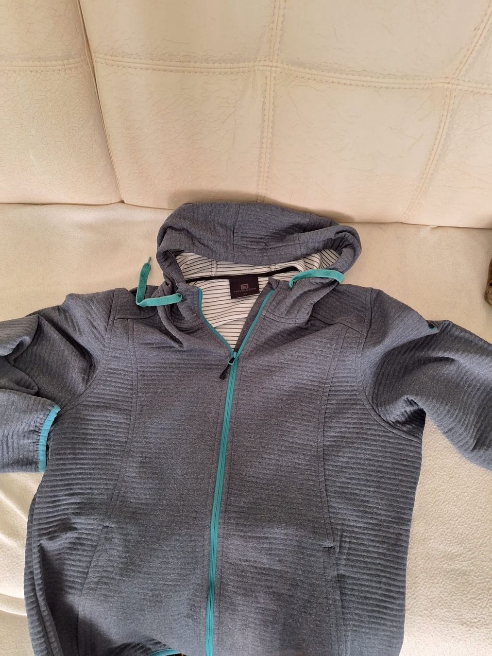 Maglioni & Felpe: Tolle Hoodie & Zipper "M" – Nuovo (secondo la descrizione) da Embrach venduto da Alian1 1
