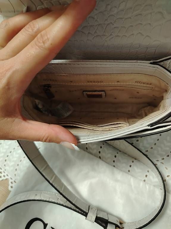 Guess Borse da donna: Borsa Guess – Nuovo e nell'imballaggio originale da Davesco-Soragno venduto da Mia_sii 1