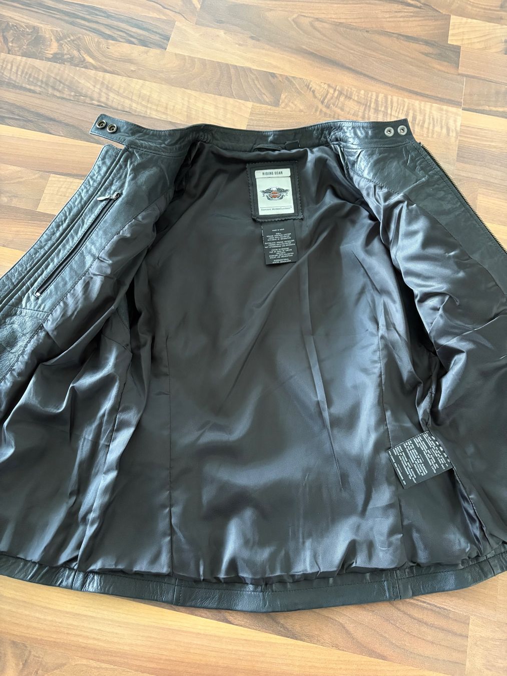 Harley-Davidson Giacche: Harley Davidson Damen Lederjacke – Usato da Stetten SH venduto da guancia 4