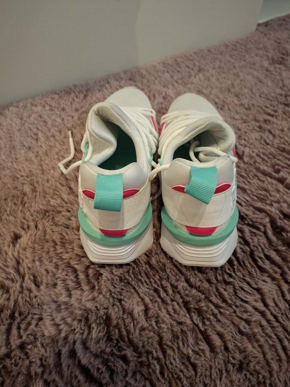 Puma Damenschuhe: Puma Turnschuhe, Gr. 38  – Neu (gemäss Beschreibung) aus Winterthur von Ausmisten2026 2
