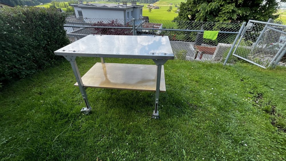 Appareils de cuisine: Pizzaofen-Möbel Garten BBQ Edelstahl roll-Ablage Partyablage – D'occasion à Kaltbrunn par meppi123 3