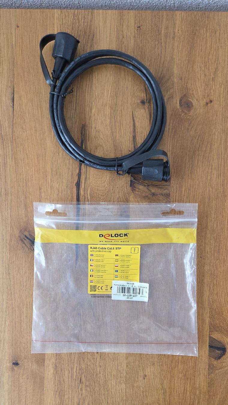 Cavi: Delock RJ45 Cat.6 STP Kabel mit Schutzkappe Neu – Nuovo e nell'imballaggio originale da Morgarten venduto da Buemi0 1