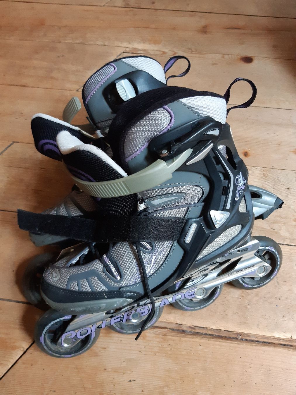 Patins à roul. & inline: Rollerblades/ Inline Skates Gr. 38 – D'occasion à Biel/Bienne par lalilullu