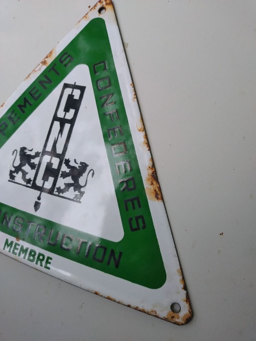 SBB/CFF/FFS Insegne: Plaque Émaillée Groupements Confédérés de la Construction – Usato da Farvagny-le-Grand venduto da LaCaverne 3