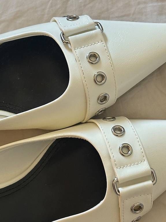 Scarpe da donna: Bershka Kitten Heels  Grösse 40 – Usato da Winterthur venduto da hndrxxoxo 2