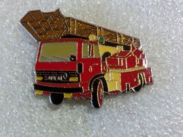 Ansteckpin 117: Feuerwehr LKW
