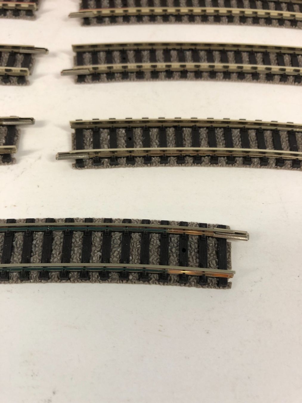 Fleischmann Modellini di ferrovie: Fleischmann Spur N 9131 Gebogenes Gleis R3. – Nuovo e nell'imballaggio originale da Rodersdorf venduto da Joerg11 3