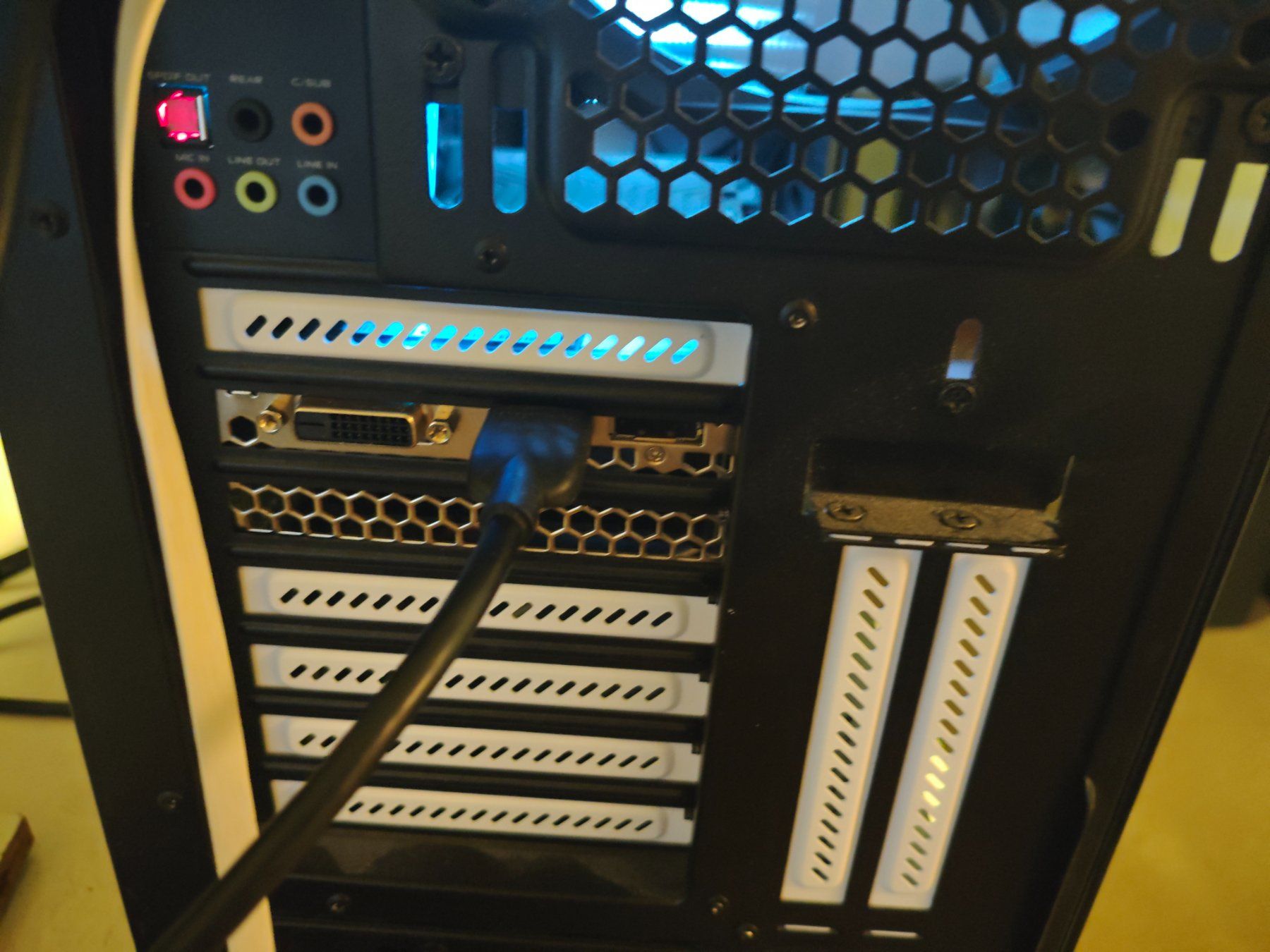 Intel PCs: Intel Core i7-9700K, 32 GB RAM, RTX 2060 – Gebraucht aus Dübendorf von tho_v2cs 3