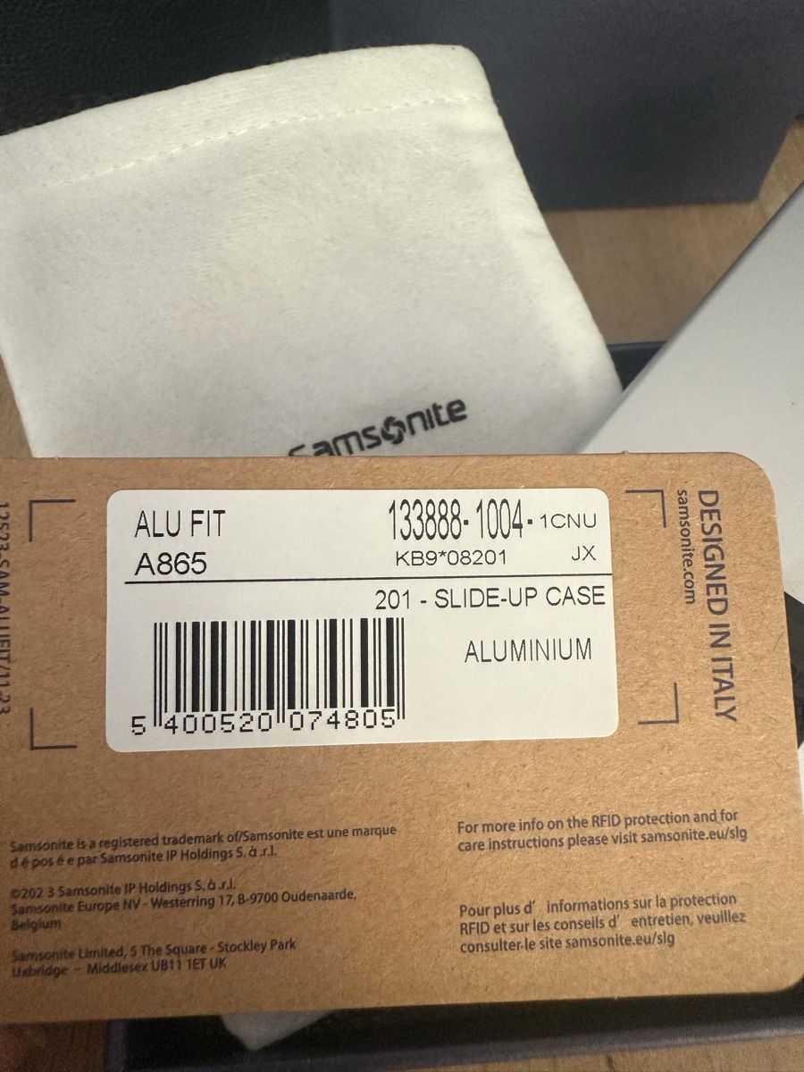 Samsonite Cover & Protezioni schermo: Samsonite Alu Fit Slide-Up Case – Usato da Kölliken venduto da deleina 1