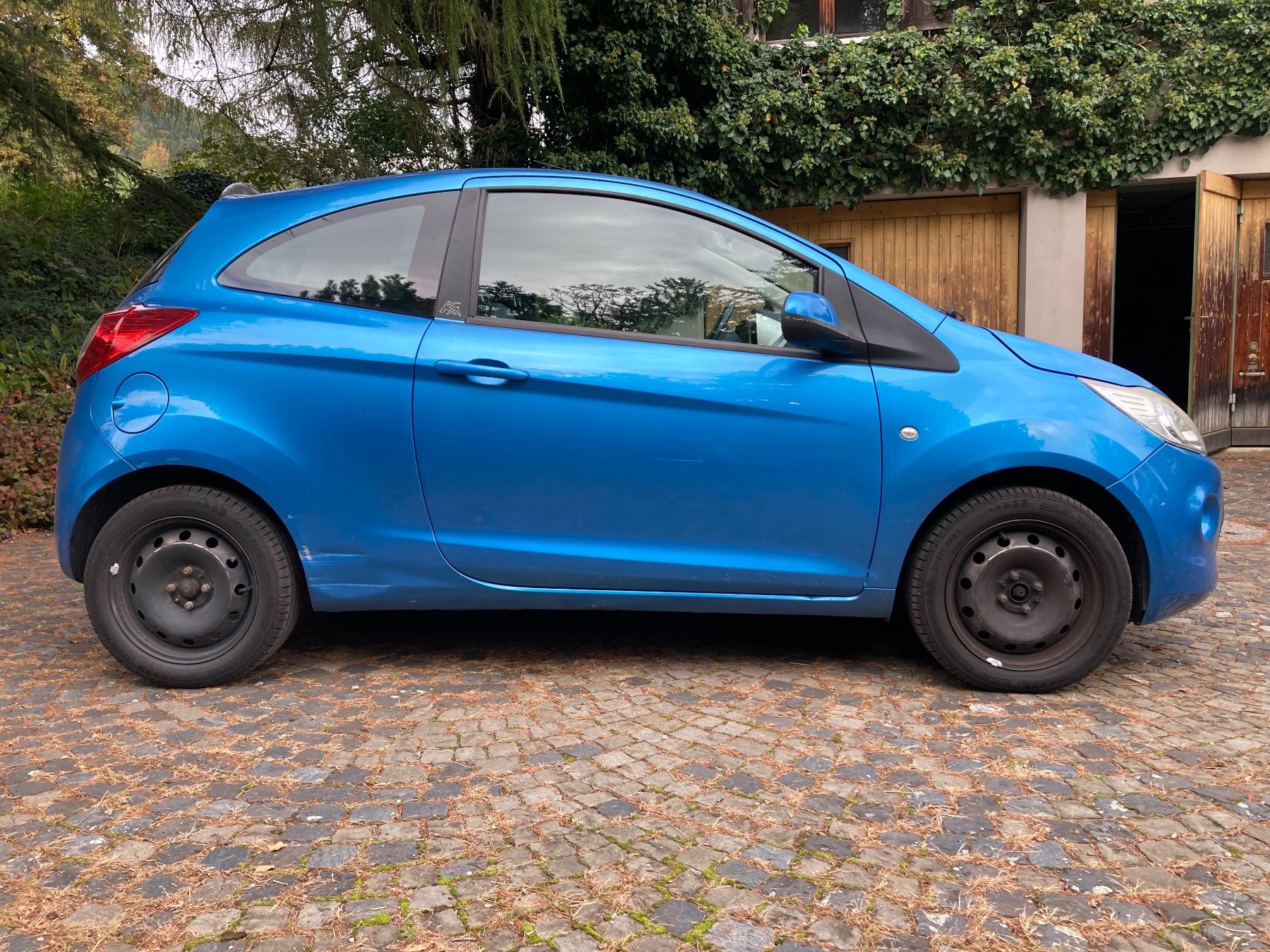 Ford Automobili: Hübscher kleiner Ford Ka – Usato da Rebstein venduto da Billiwald 4