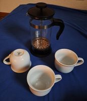 Ikea Kaffeezubereiter und 3 Apulum Porzellan-Kaffeetassen