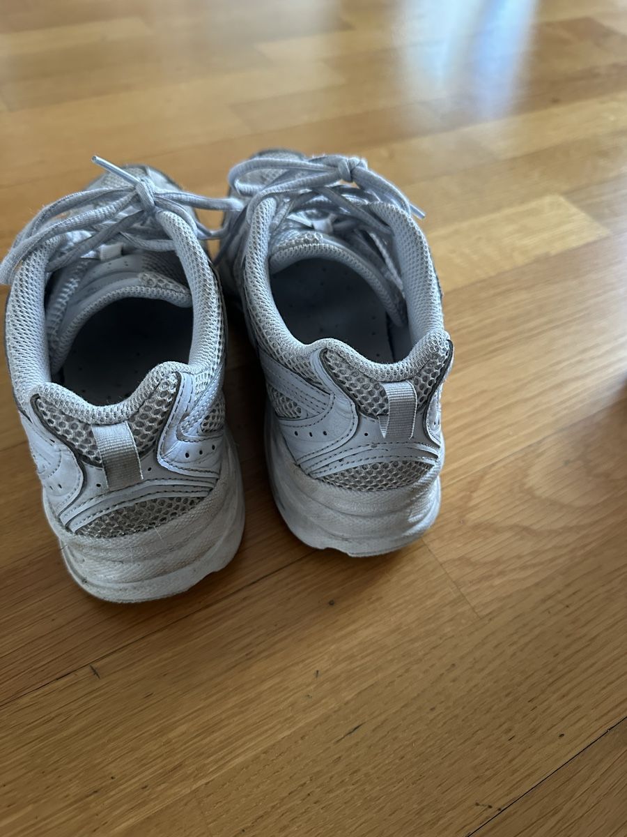 New Balance Scarpe da uomo: New Balance Gr. 37 – Usato da Ostermundigen venduto da Clood 1