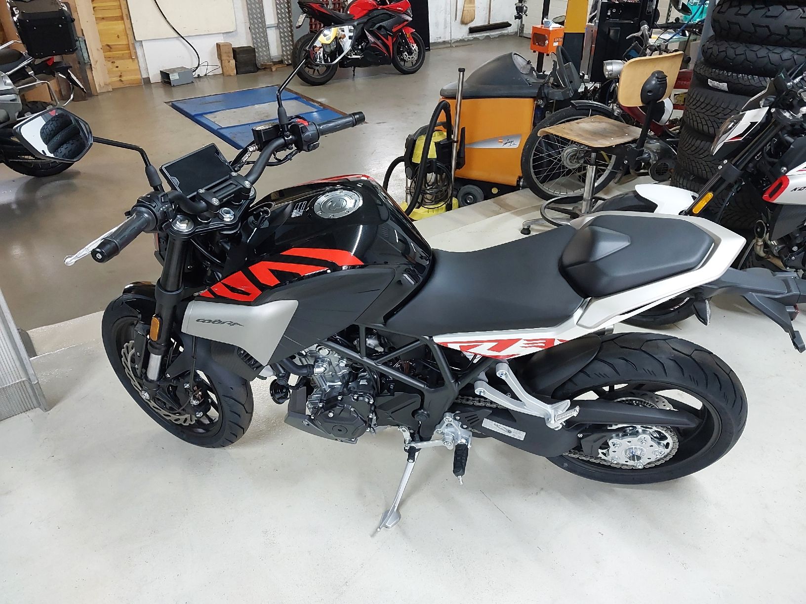 Strada: Kove 321 R cobra neuve – Nuovo e nell'imballaggio originale da Châtonnaye venduto da Titeuf441 2