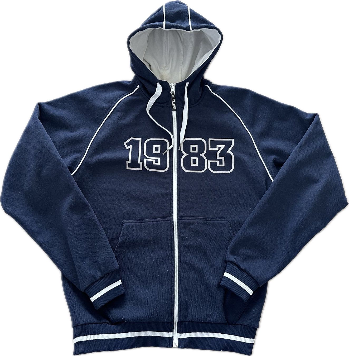 Pullover & Sweatshirts: Sweat à capuche 1983, taille M – Gebraucht aus Promasens von Toblerone83