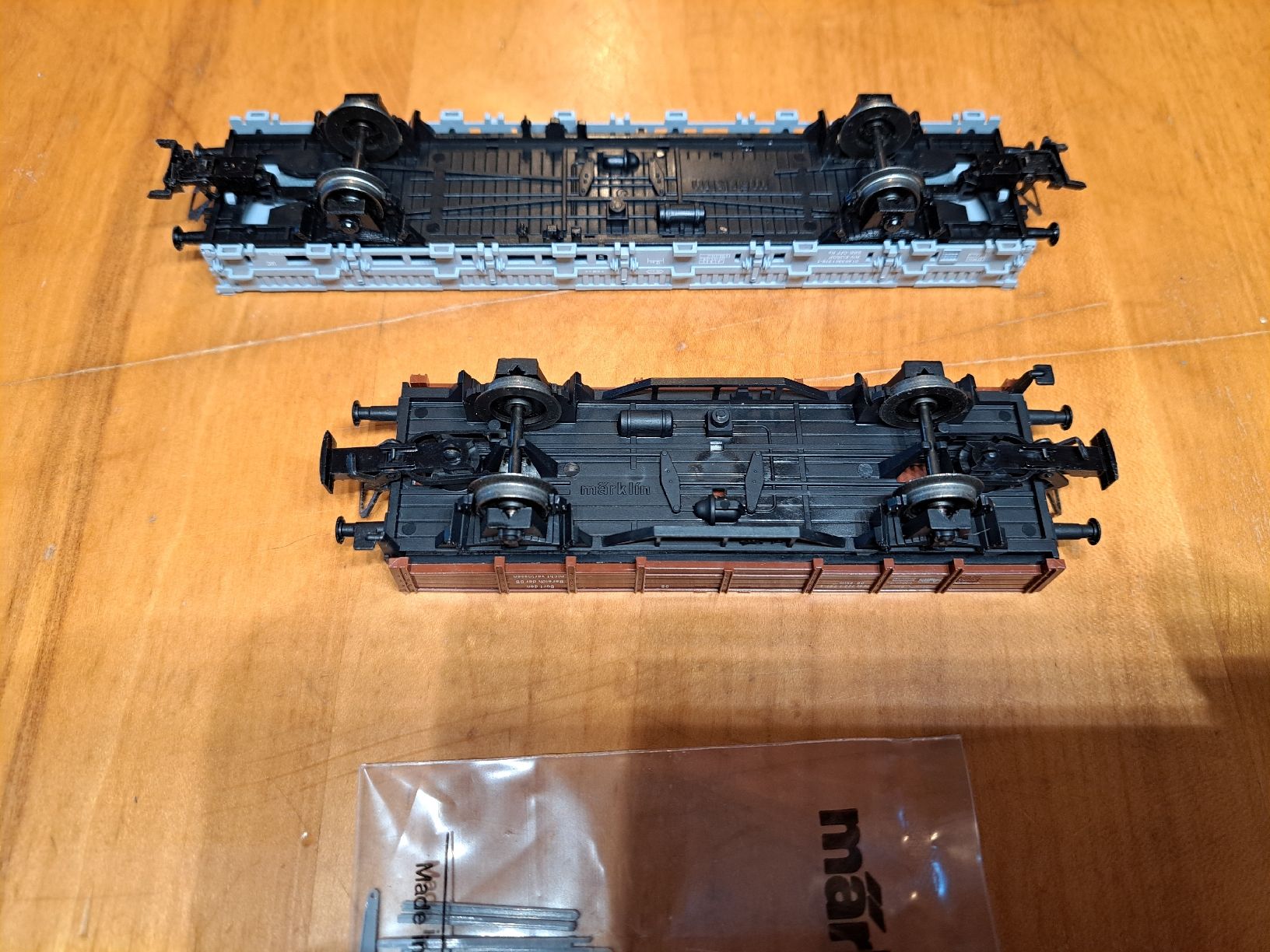 Märklin Modellini di ferrovie: Märklin 2 Güterwagen – Usato da Schönenwerd venduto da Davidlangon 2
