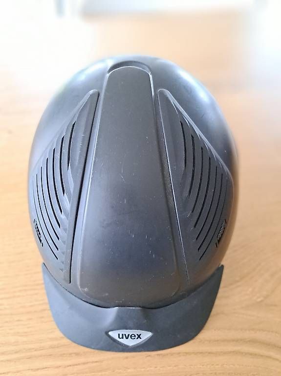 Helme: Reithelm – Gebraucht aus Waldkirch von Neuseeland