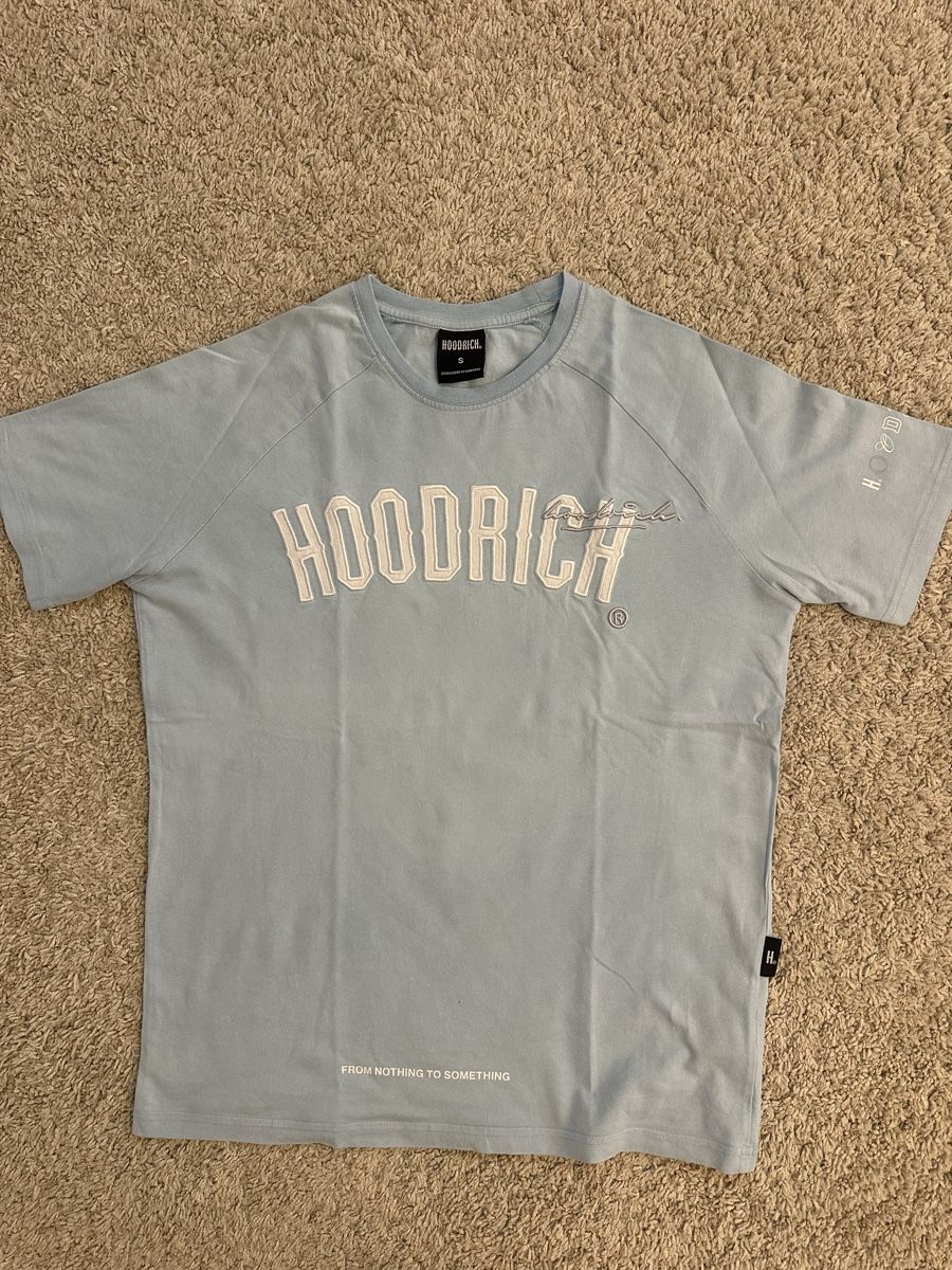 T-shirt: HOODRICH Tshirt (S) – Usato da Walchwil venduto da Ser_y8w5