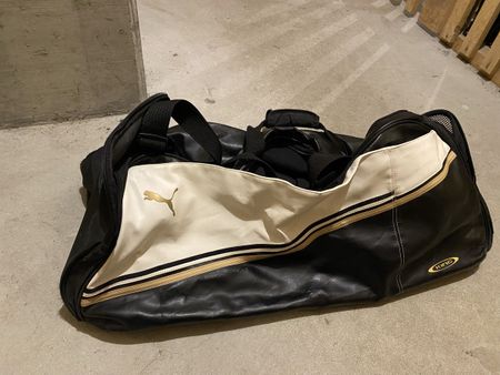Puma Sporttasche Reisetasche Schwarz/Weiss guter Zustand