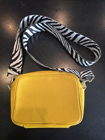 Sonnengelbe Crossbody-Tasche von ELIE BAUMONT