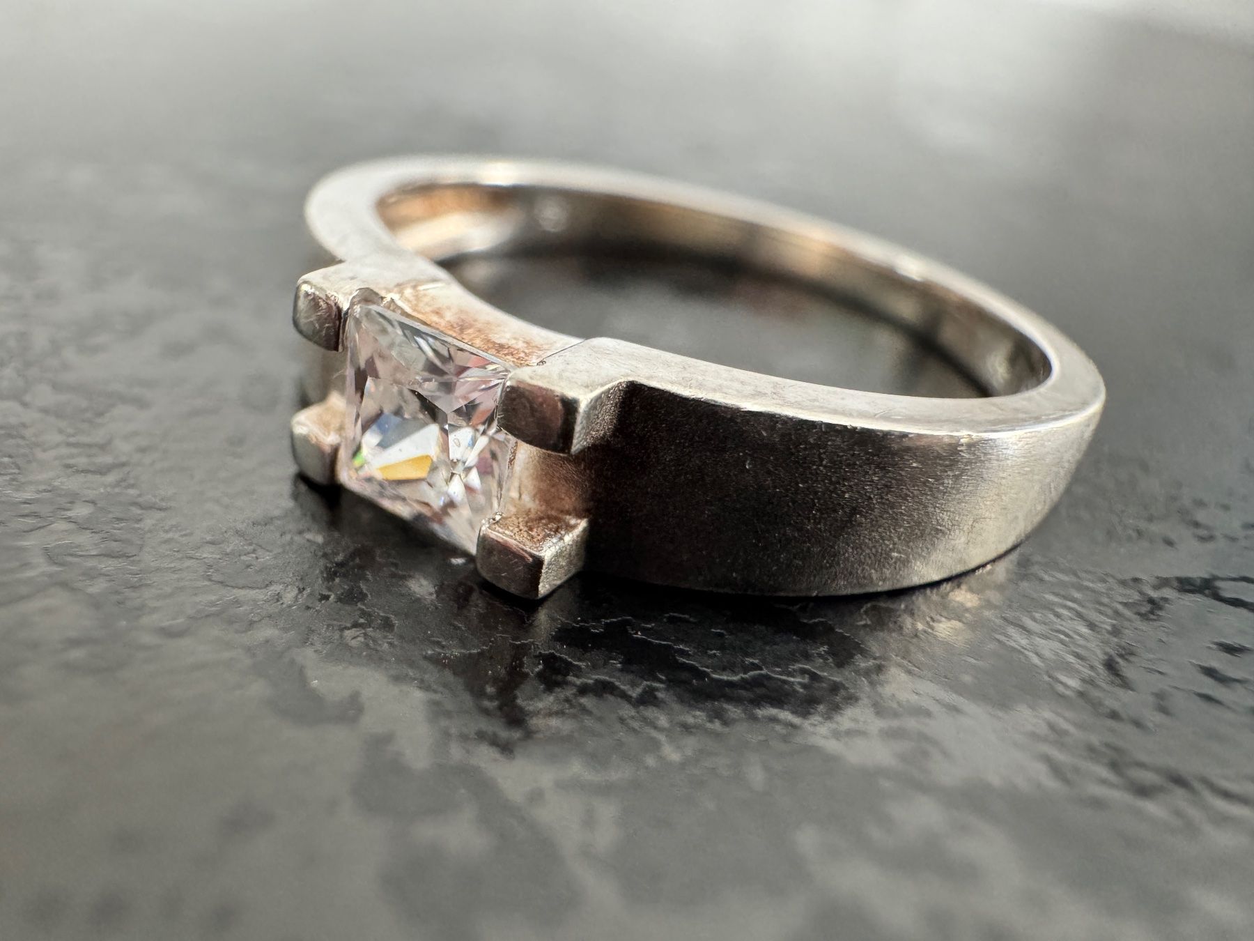 Anelli: Sterling Silber Ring mit Stein, Gr. 56 – Usato da Egg b. Zürich venduto da leroy711