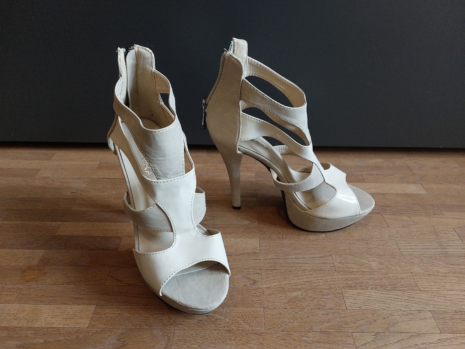 Scarpe da donna: High Heels Gr. 35 – Nuovo (secondo la descrizione) da Zürich venduto da Esmeralda86