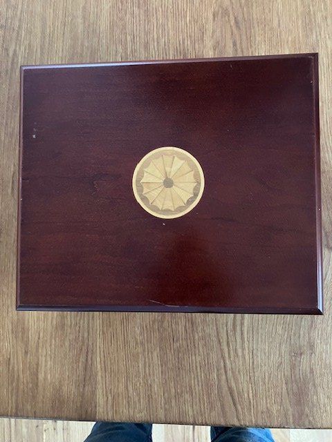 Humidore: Wunderbarer Humidor – Gebraucht aus Herzogenbuchsee von versace12