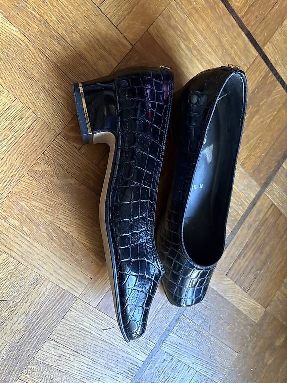Scarpe da donna: Escarpins noirs Ara 4,5 – Usato da Veyrier venduto da Nath9279 1