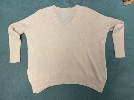 Weicher Kaschmirpullover, Farbe: lachs , V-Ausschnitt, Gr. S