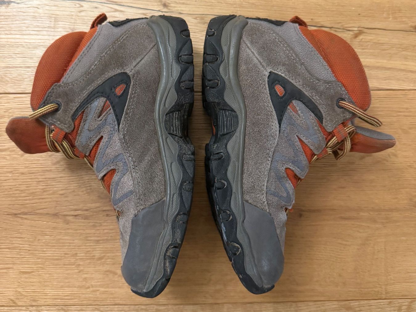 Scarpe per ragazzi: Tolle Salomon Wanderstiefel Kinder Gr.31 – Usato da Luzern venduto da La_sfinge 1